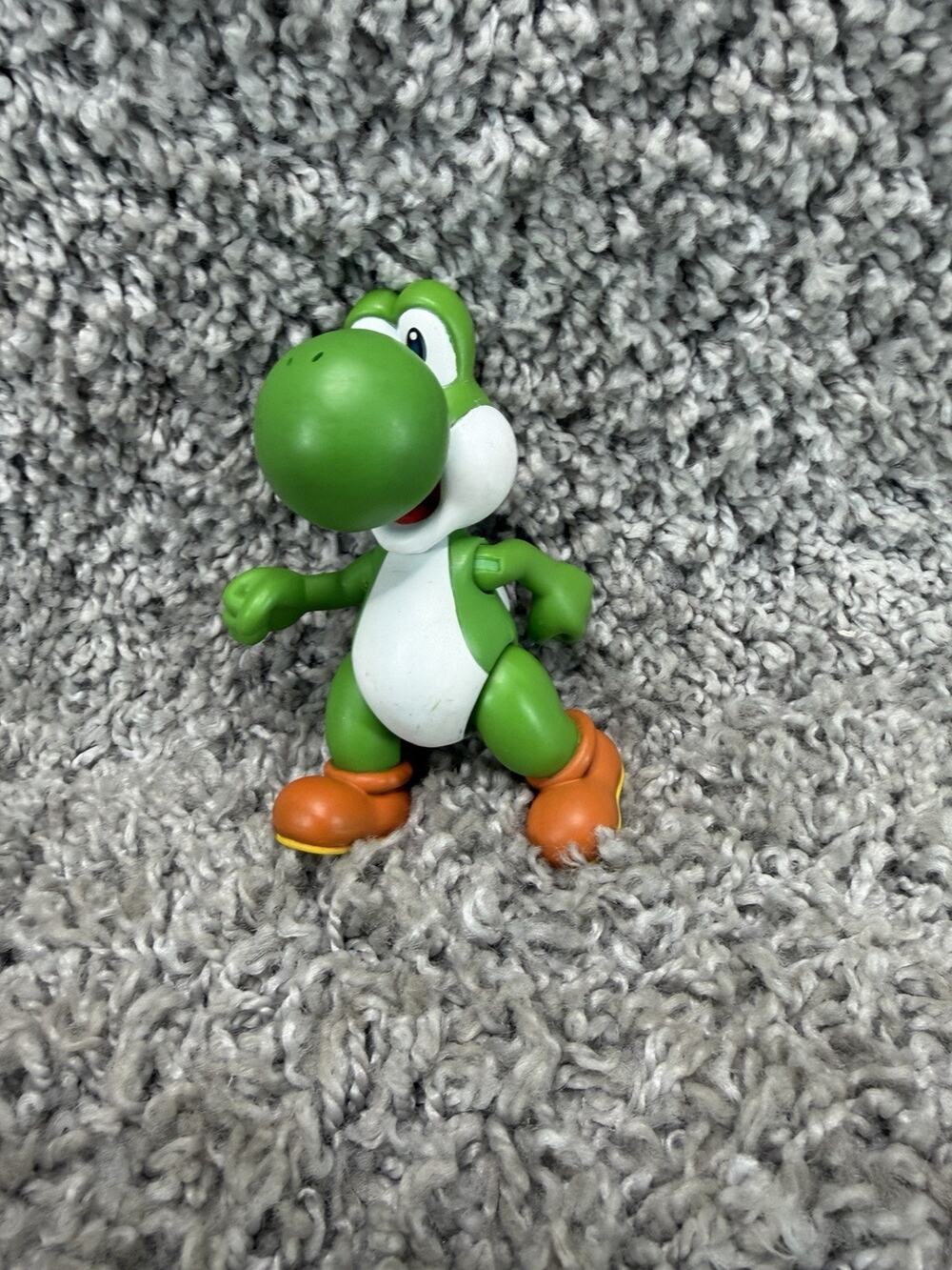 Super Mario Bros Yoshi 4" Action Figure Toy World of Nintendo JAKKS Toy Figure